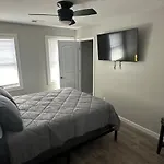 Welcome To Your Atlanta Retreat! Nice And Cozy