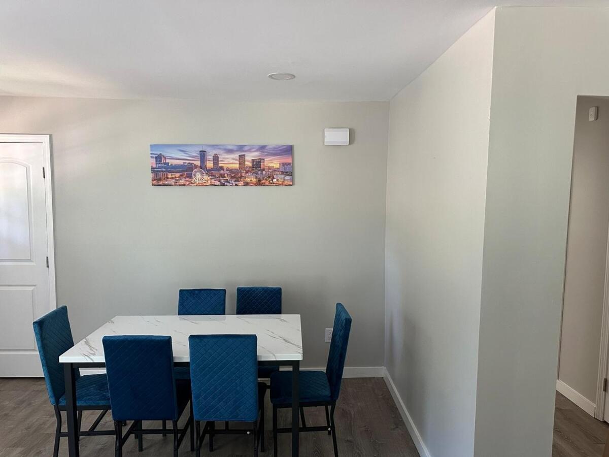 Welcome To Your Retreat! And Cozy Holiday home Atlanta